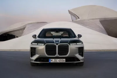 BMW Série 7 et i7 restylées : luxe XXL et virage technologique radical