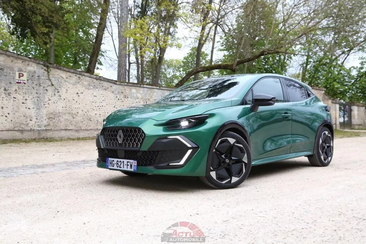 Essai Renault Clio 6 E-TECH 160 : la nouvelle référence ?