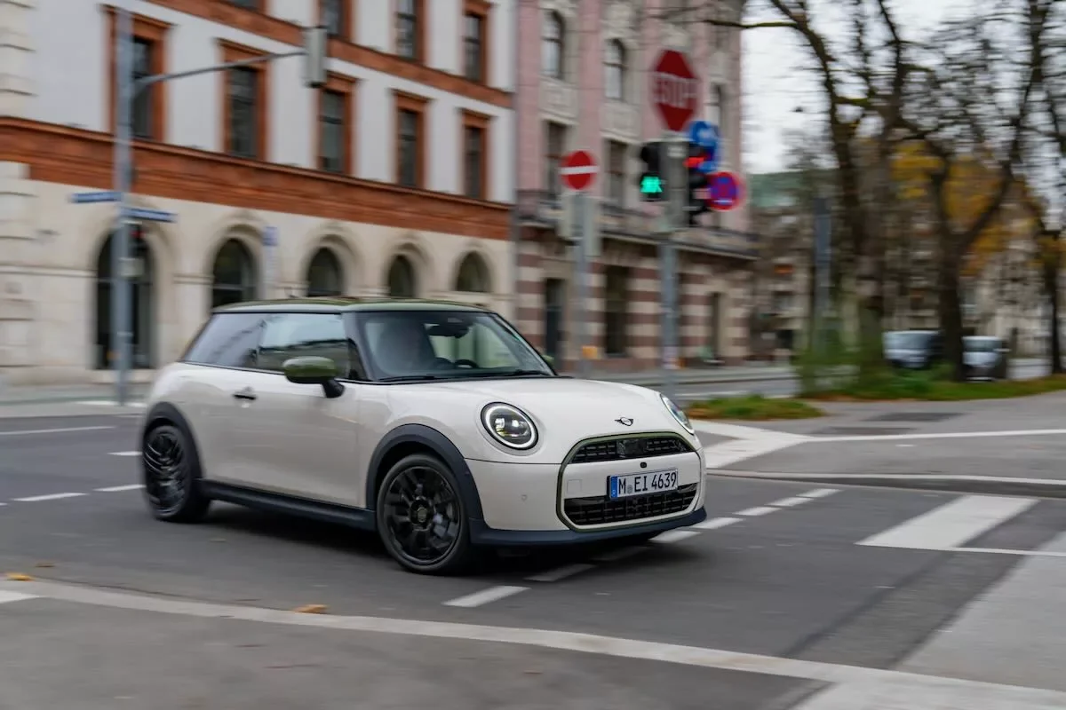 MINI Paul Smith : quand la citadine britannique retrouve le goût des séries spéciales