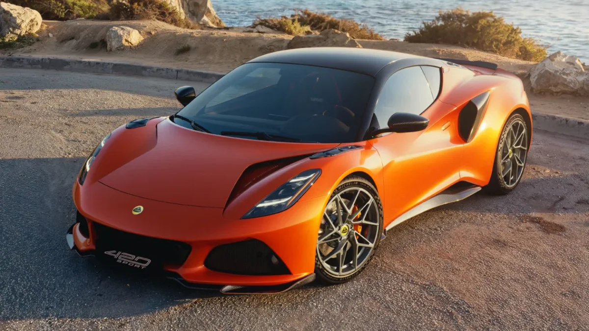 Lotus Emira 420 Sport : la plus radicale des Emira entre puissance et allègement
