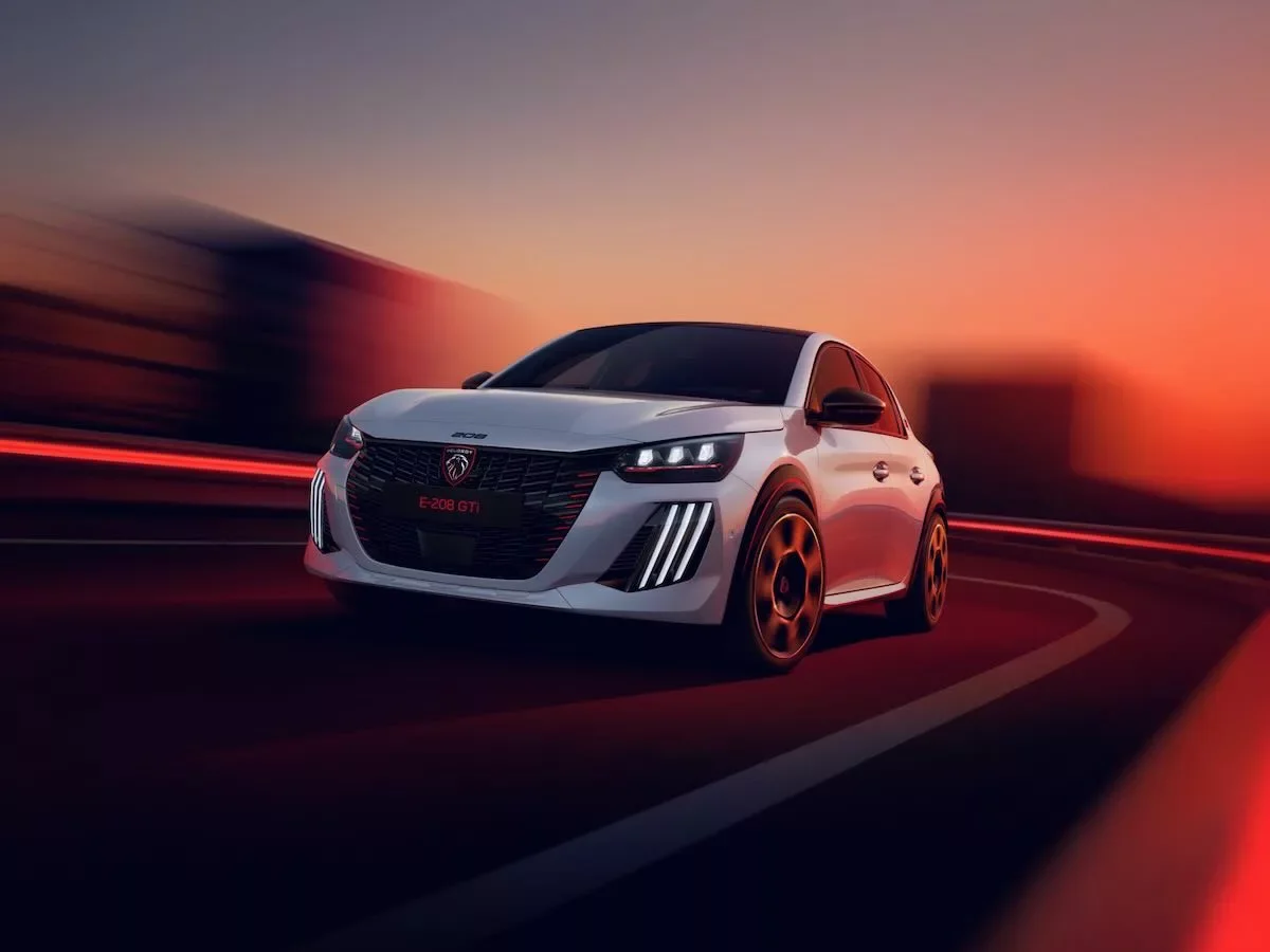 Peugeot E-208 GTi : présentation de la version de série au Mans