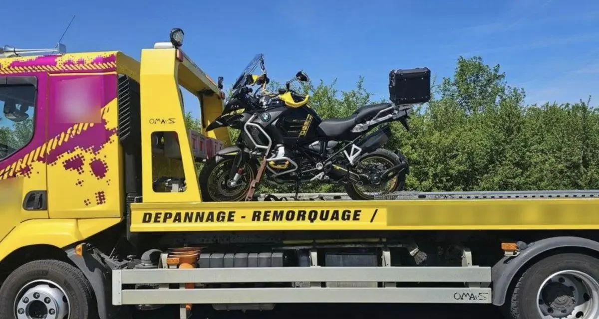 Flashé en grand excès de vitesse à près de 190 km/h en moto : « De deux roues à piéton, il n'y a qu'une infraction ! »