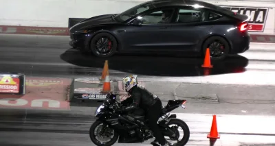 Tesla Model S Plaid vs Suzuki GSX-R, le vainqueur va vous surprendre