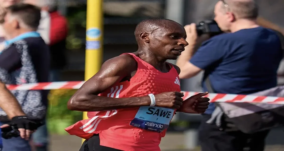 Après son record du monde au Marathon de Londres : le coureur Sebastian Sawe reçoit une voiture à plus de 53 000€ en cadeau