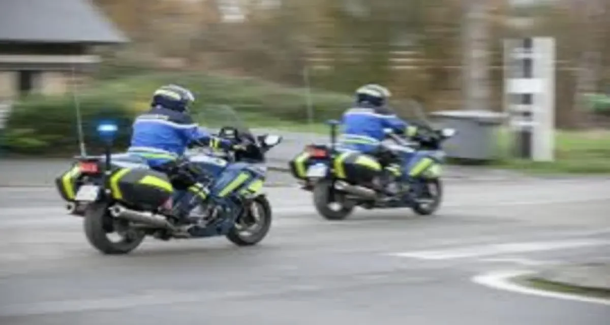 En panne sur l’autoroute, il sort de sa voiture quelques secondes avant qu’un poids lourd la pulvérise