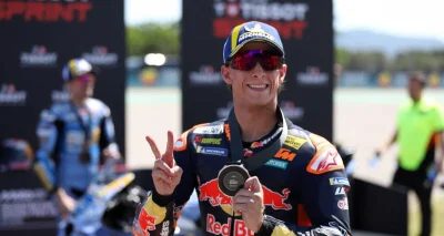KTM : Acosta révèle ce qui lui a coûté la victoire face à Márquez en Sprint et se projette sur la course