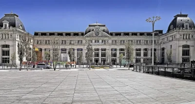 Complètement nu devant la gare de Toulouse, il arrête une voiture de police et provoque les agents