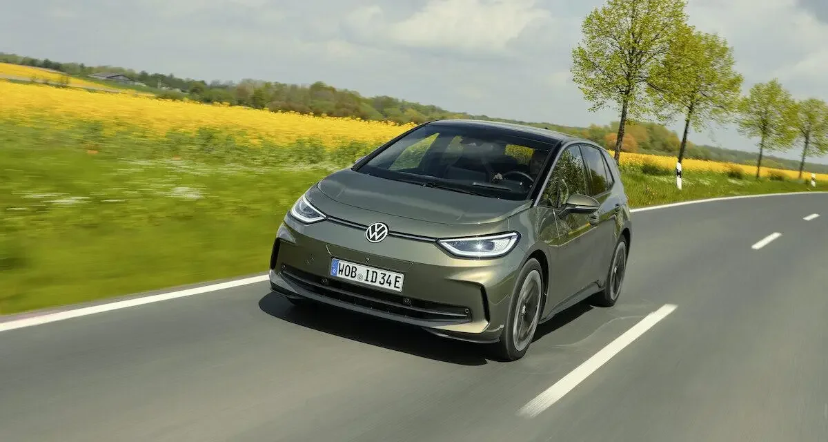 Une "erreur stratégique", sept pays dont la France poussent pour la voiture électrique