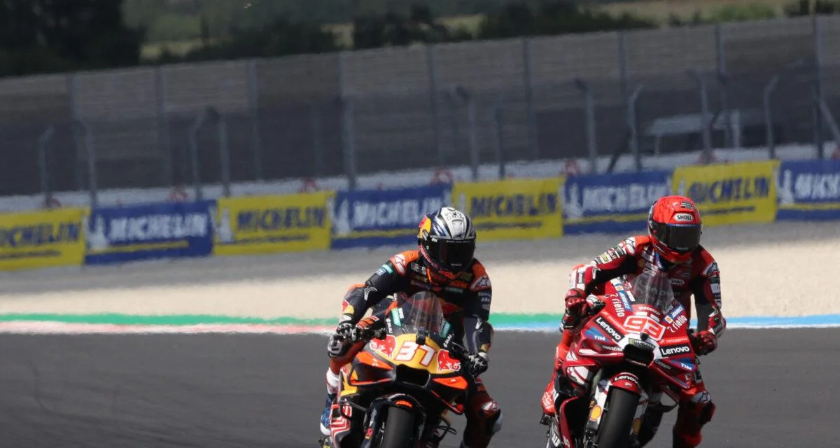 KTM : Pedro Acosta n'a rien pu faire face à Marc Márquez en Hongrie et affiche son dépit