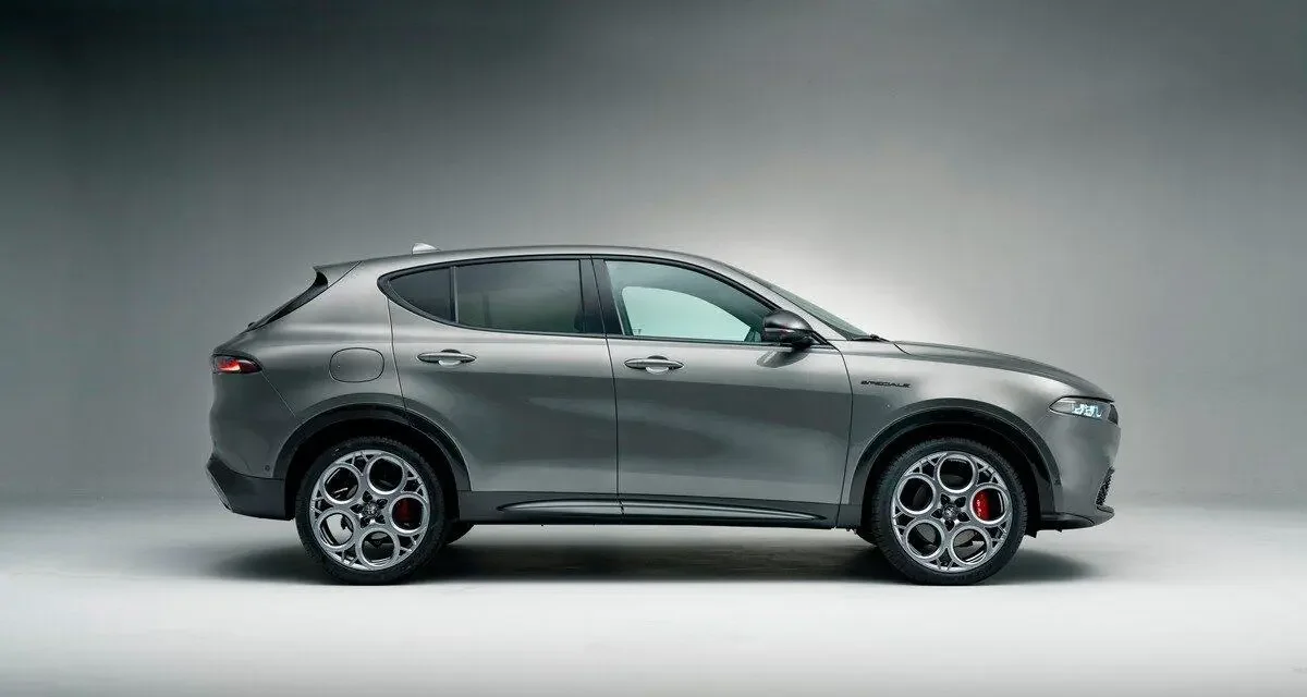 Stellantis effectue un rappel pour un risque de panne sur un SUV hybride
