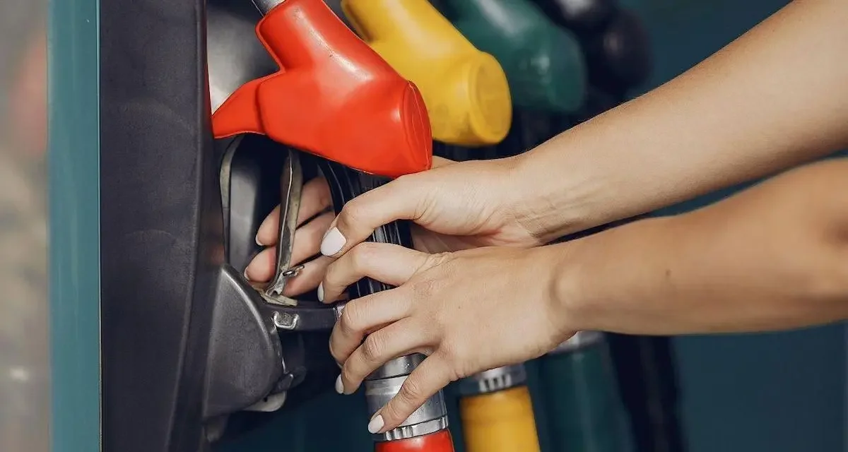 Diesel sous les 2 €, essence à 1,95 €, les prix des carburants continuent de baisser
