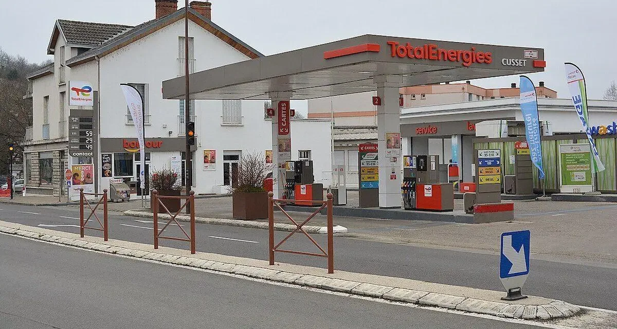 "200 millions" de manque à gagner, Total chiffre le coût du plafond des carburants