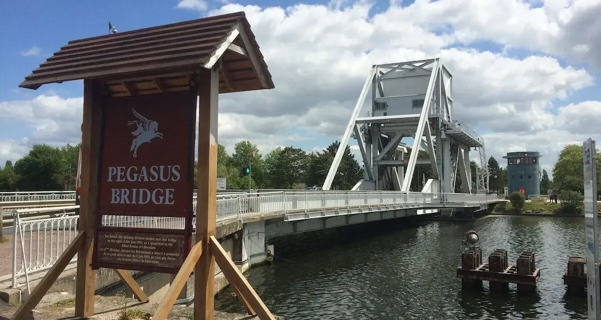 Ce pont bloqué à cause de la canicule, les automobilistes doivent faire un détour