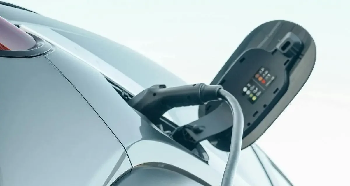 La voiture électrique dépasse les ventes des motorisations essence en France