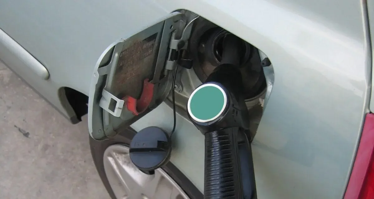 Le carburant à prix coûtant de retour, cette enseigne le relance