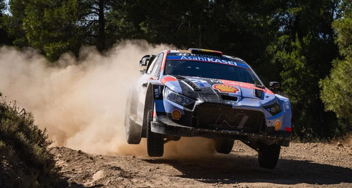 Rallye de l'Acropole : Neuville fait mal à Ogier dans l'ES12, catastrophe pour Fourmaux