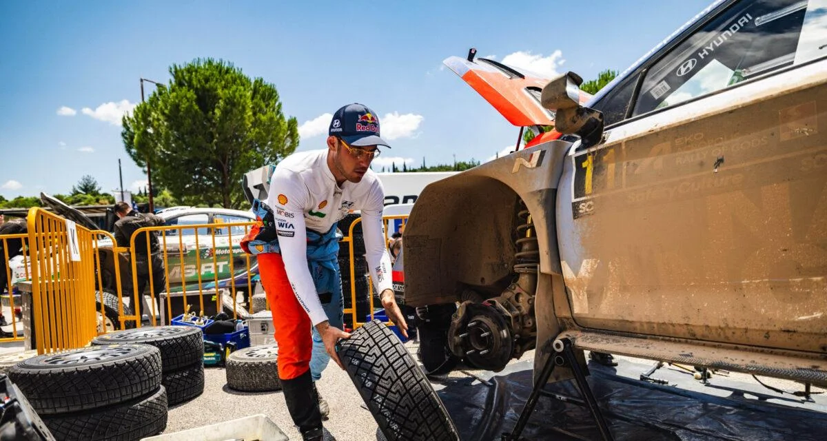 Rallye de l'Acropole : malgré une double crevaison terrible, Neuville lâche un sage message au terme du week-end
