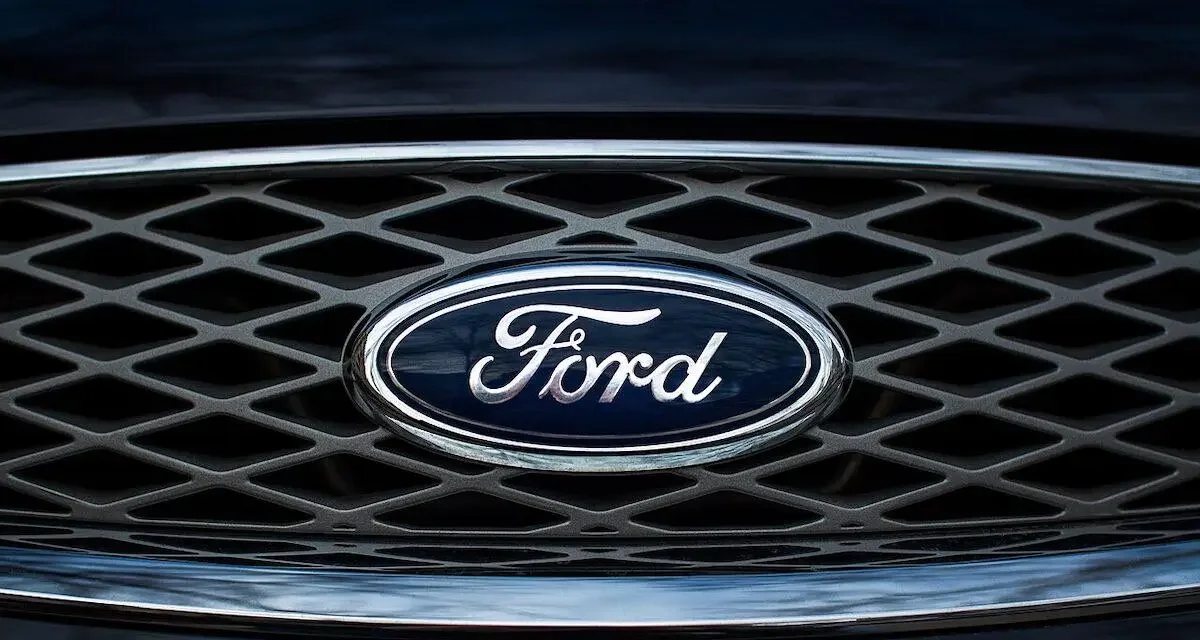 L'IA pas au niveau, Ford réembauche des centaines d'ingénieurs