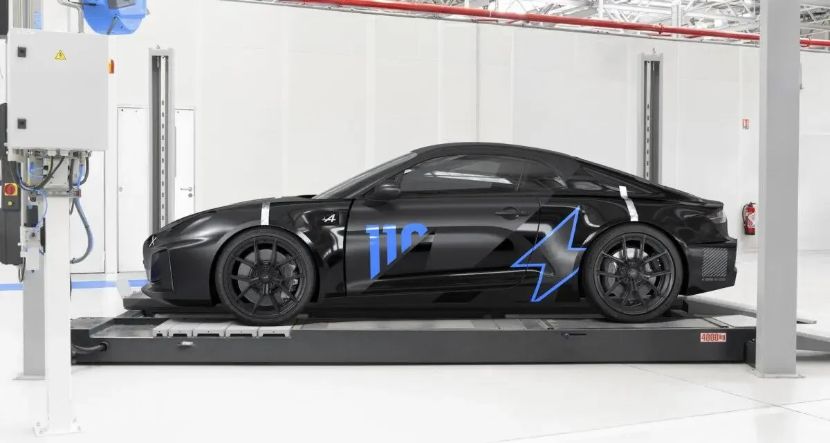 Le mulet de la future Alpine A110 électrique sera bientôt en démonstration à Goodwood