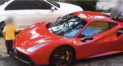 Ils transforment une Ferrari à 530 000€ en toboggan... Le propriétaire finit par porter plainte