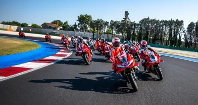 Une marée rouge à Misano, Ducati fête 100 ans en grande pompe