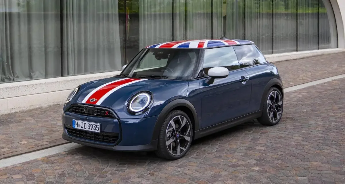 Mini Cooper Édition Oxford : une série spéciale pour les 25 ans de la Mini moderne