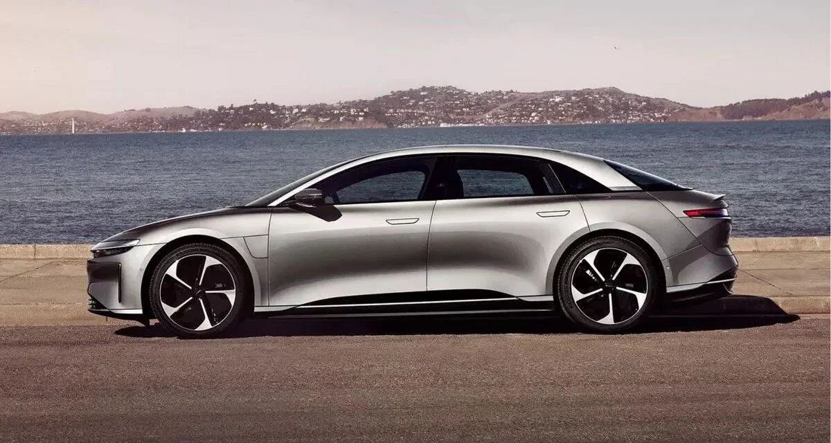 Cette marque de voitures électriques s'effondre en bourse, son avenir menacé