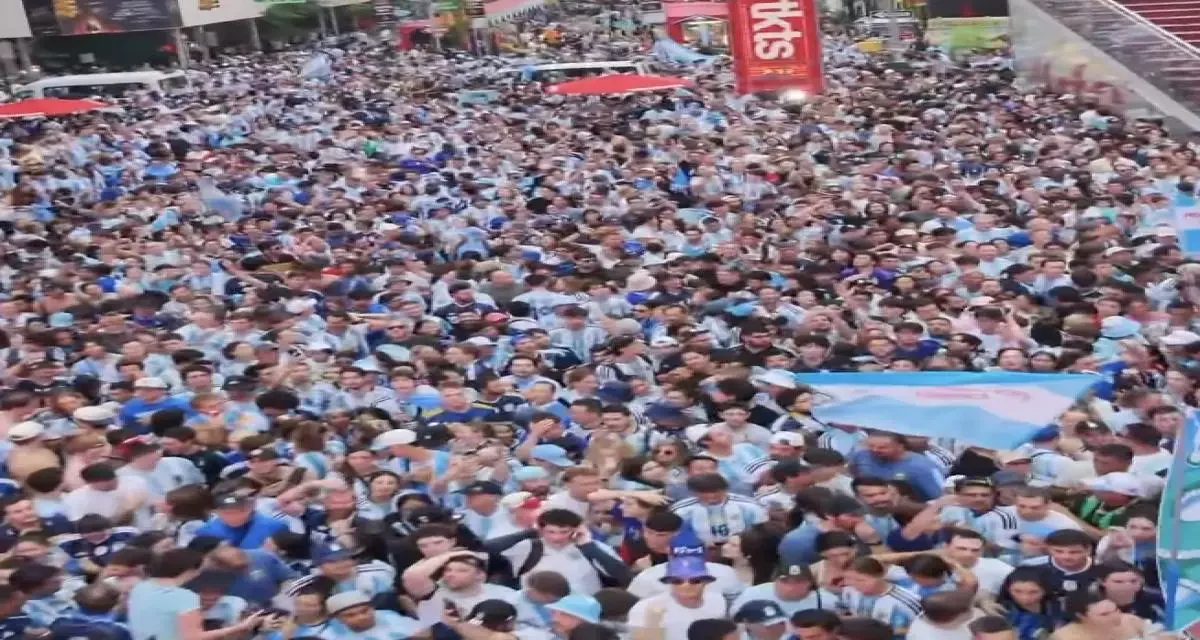 Ils ont vendu leur voiture pour voir l'Argentine et Messi à la Coupe du monde : les incroyables sacrifices des supporters argentins