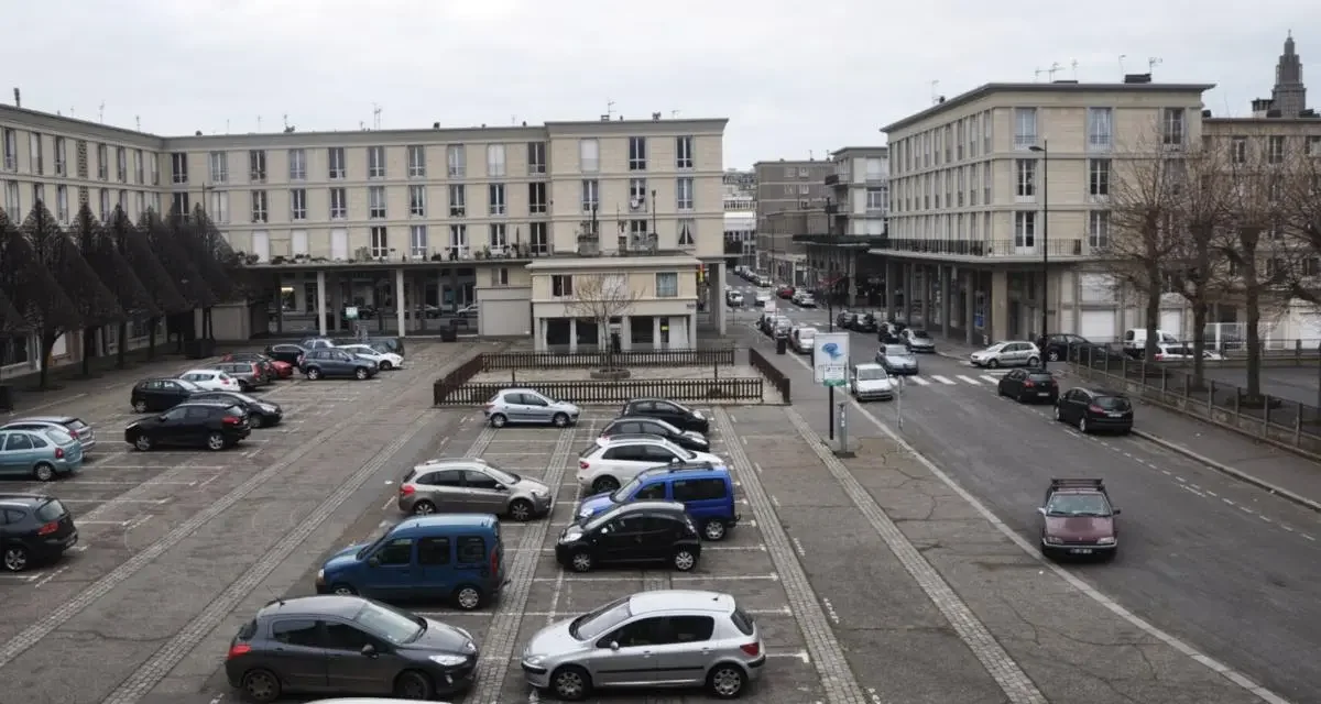 Elle agrandit sa place de parking pour garer sa nouvelle voiture : ses voisins l’attaquent en justice sans réussir à prouver la fraude