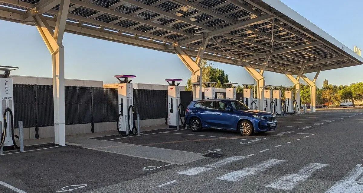 Bornes de recharge : la France est en avance sur les objectifs européens