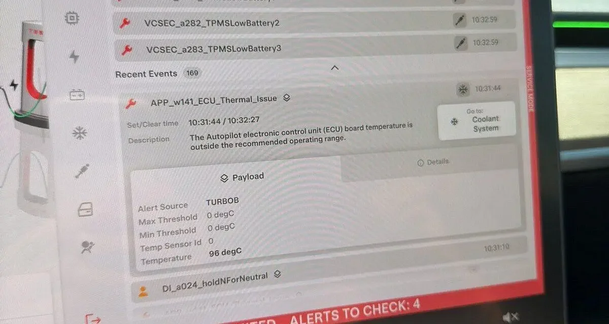 Le nouveau FSD v14 de Tesla cause-t-il des pannes sur l'ordinateur de bord ?