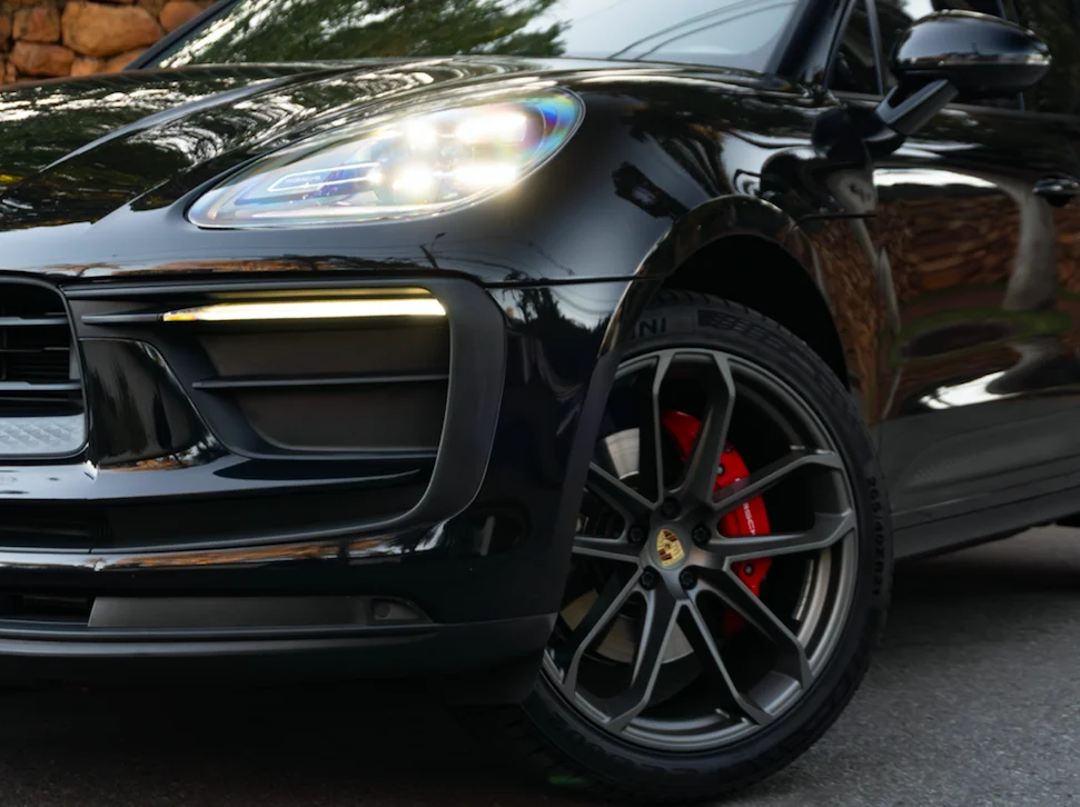 Isère : Au volant de sa Porsche Macan, ivre et sous cocaïne, le chauffard est intercepté par les gendarmes