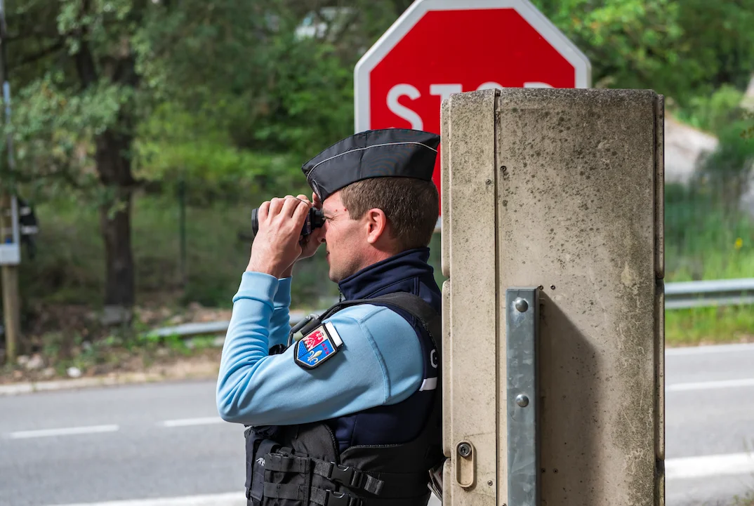 Aveyron : Contrôlé à 185 km/h sur une route départementale en Audi SQ5, il considère qu'il était "seul sur la route"