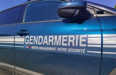 Lorraine : Une voiture part seule en marche arrière sur 200 mètres dans une pente et détruit un lavoir
