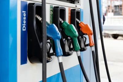 Carburants : l’Allemagne baisse ses taxes… et fait chuter les prix à la pompe