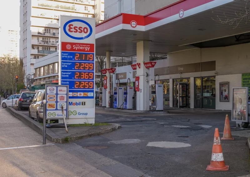 Le gouvernement français promet de faire le point sur les recettes engrangées par la hausse des carburants