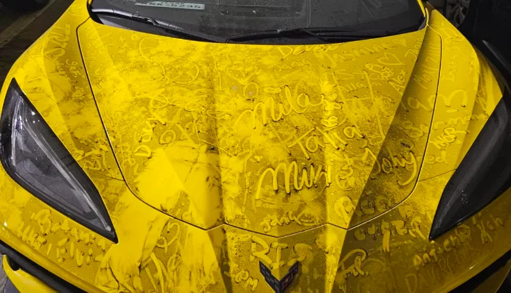 Miami : Cette Chevrolet Corvette C8 a été abandonnée dans un hôtel et personne ne sait pourquoi