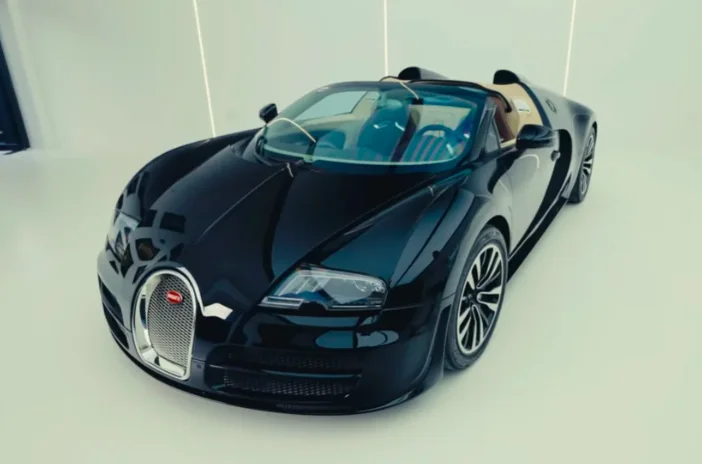 Dubaï : Il présente sa Bugatti Veyron de 6,8 millions d'euros fabriquée en seulement trois exemplaires
