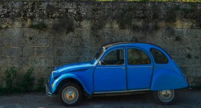 Saint-Brieuc : Il parcourt la France en 2CV avec sa femme pour combattre la maladie de Parkinson dont il est atteint