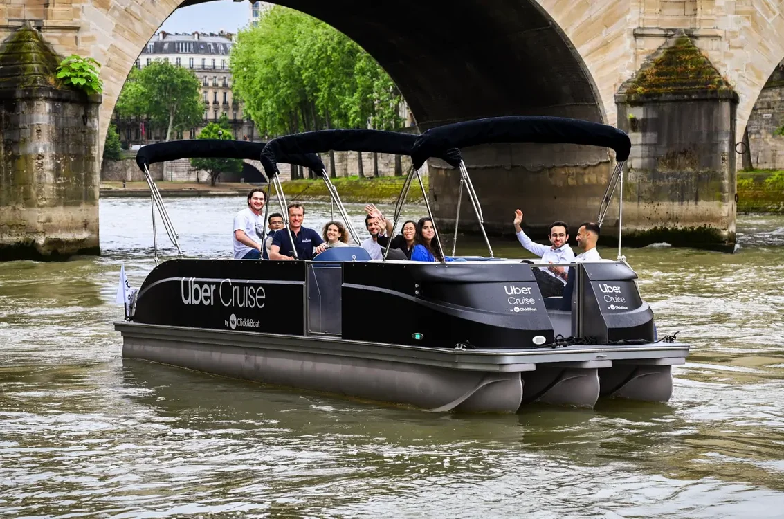Après les voitures et les repas, Uber s’attaque maintenant aux bateaux à Paris