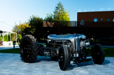 Royaume-Uni : Plus cher qu'une Revuelto, ce tracteur Lamborghini modifié est mis aux enchères