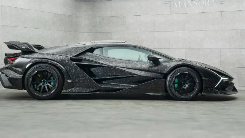 Dubaï : Mansory crée la Carbonado X, une Lamborghini Revuelto unique recouverte de fibre de carbone