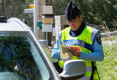 Roanne : Contrôlés ivres au volant de la même voiture à dix minutes d'intervalle, ils perdent leur permis