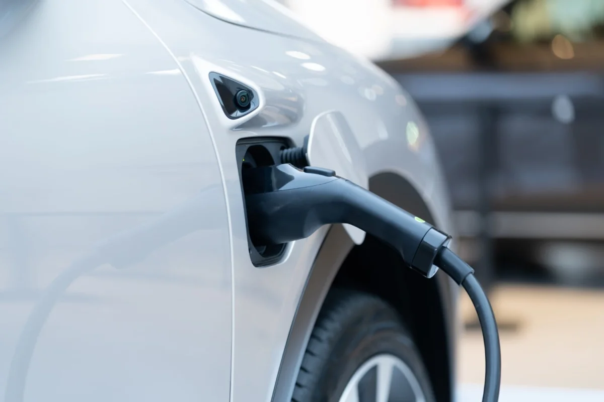 Voitures électriques : les mises à jour OTA seraient-elles responsables des chutes de performances des batteries ?