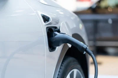Voitures électriques : les mises à jour OTA seraient-elles responsables des chutes de performances des batteries ?