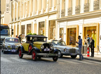 De Paris à Granville, ce rallye réunit 46 voitures de collection en hommage à Christian Dior
