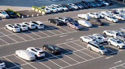 Le sculpteur Richard Orlinski oublie sa voiture à l'aéroport et doit régler une note salée de 9000 euros