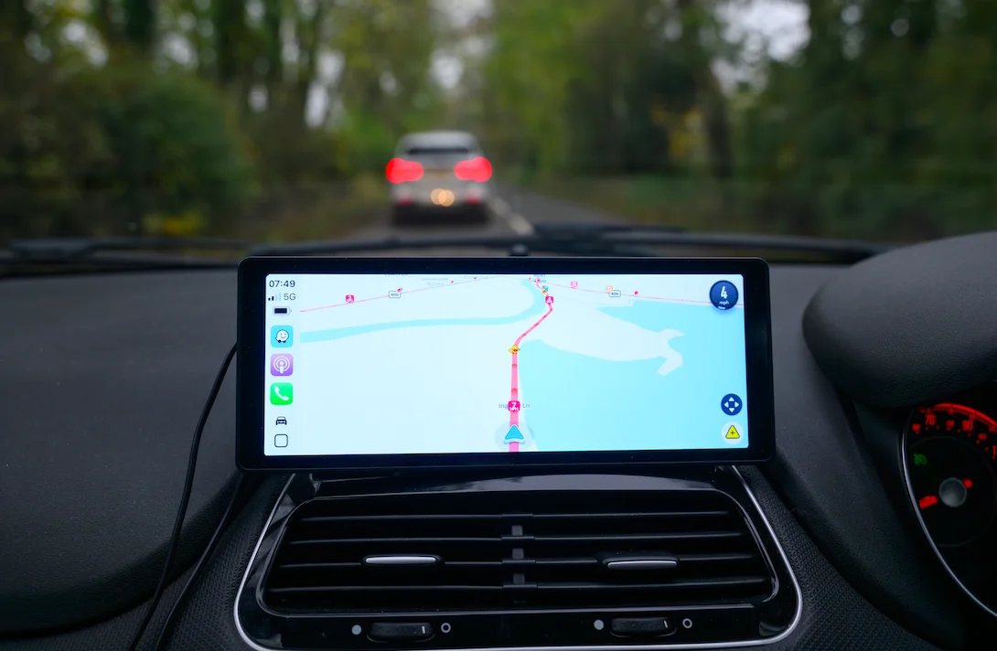 La nouvelle était fausse, le GPS au volant n'est pas interdit depuis le 1er mai