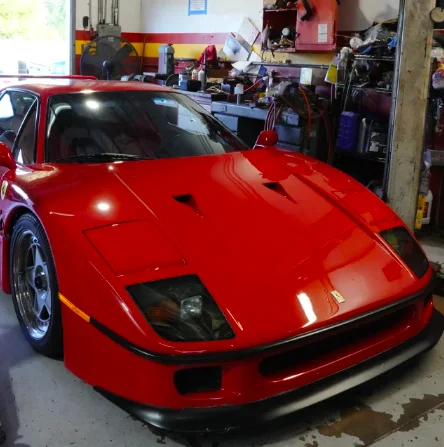 Los Angeles : Une Américaine restaure une Ferrari F40 en s'inspirant de la voiture du film Ghostbusters