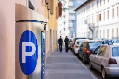 Stationnement payant : de nombreuses villes font machine arrière !